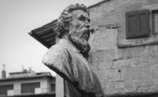 Black and White photography of statue